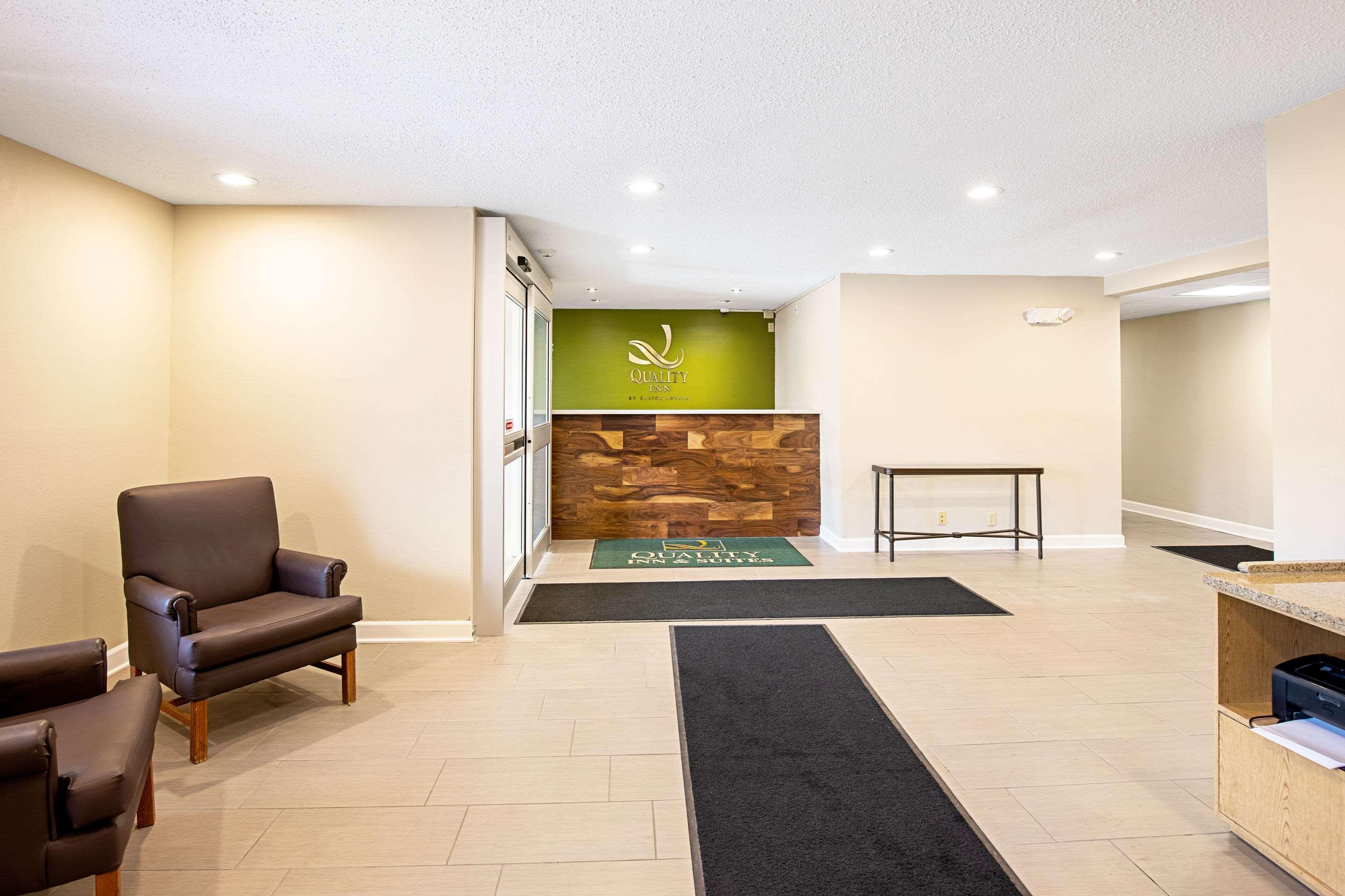 Quality Inn & Suites Milwaukee Eksteriør bilde