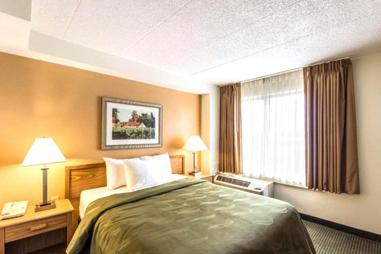 Quality Inn & Suites Milwaukee Eksteriør bilde