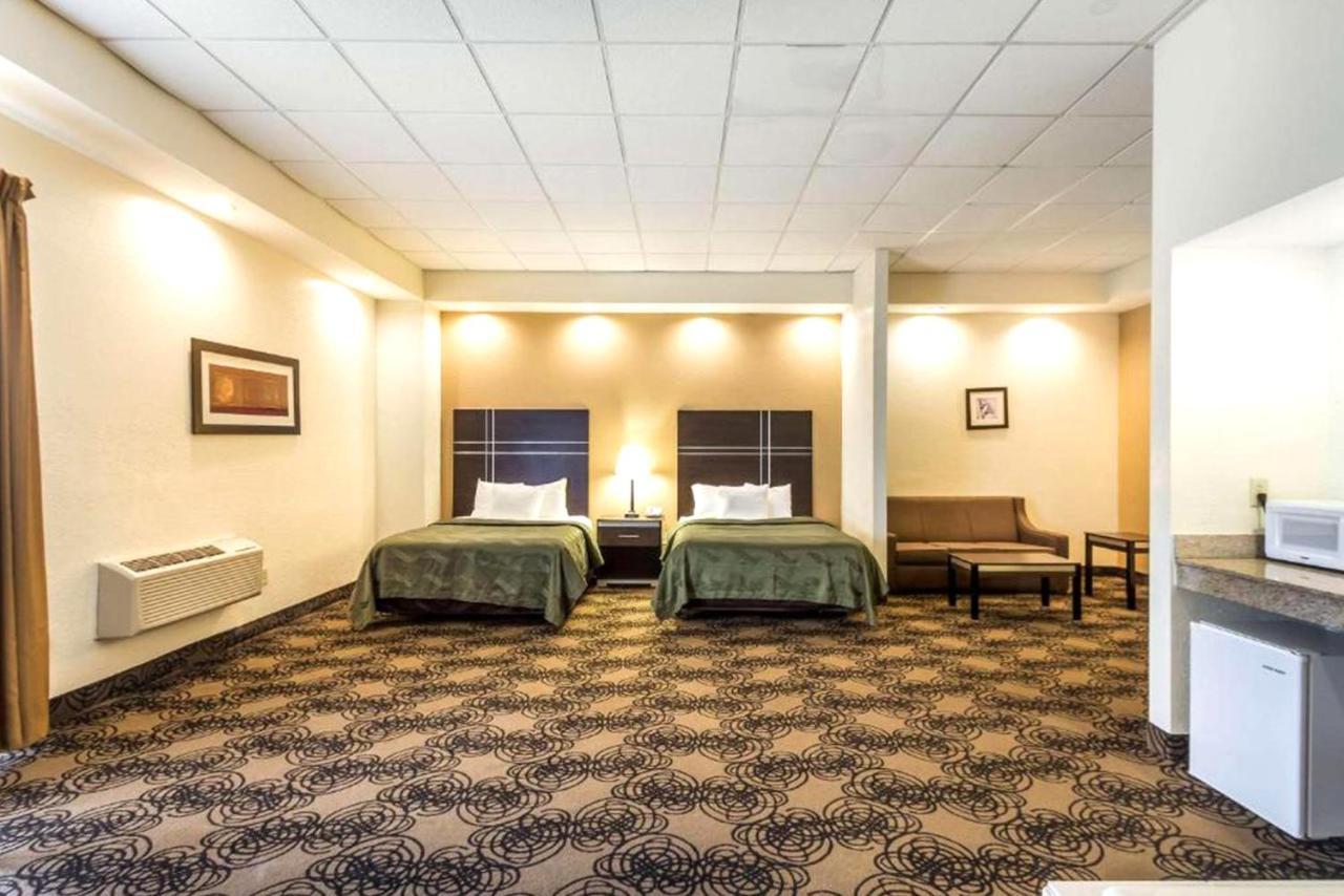 Quality Inn & Suites Milwaukee Eksteriør bilde