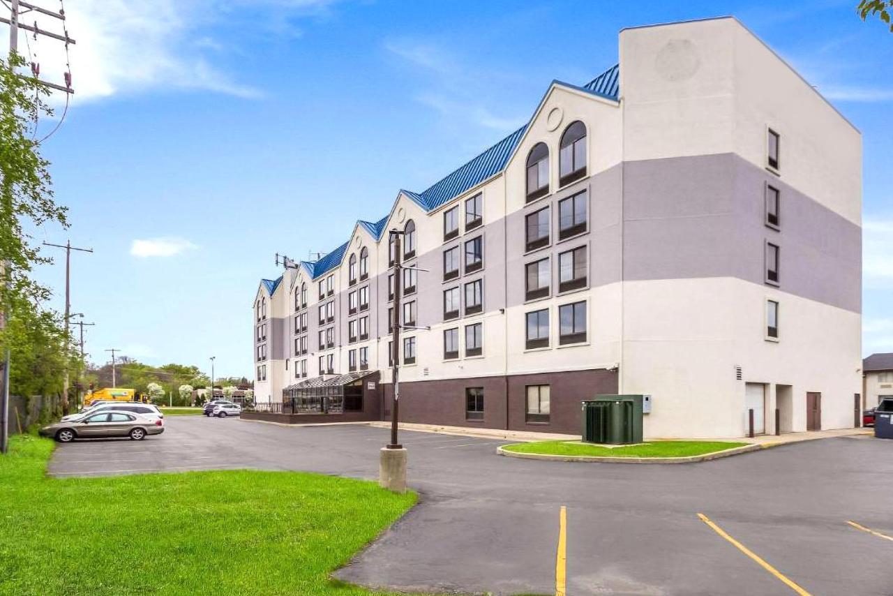 Quality Inn & Suites Milwaukee Eksteriør bilde