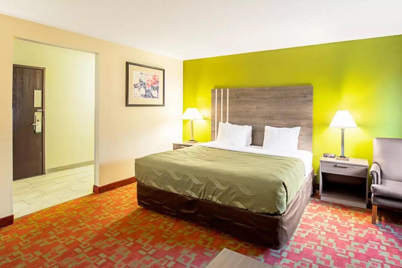 Quality Inn & Suites Milwaukee Eksteriør bilde