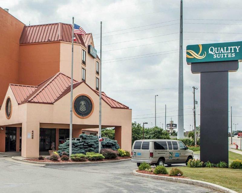Quality Inn & Suites Milwaukee Eksteriør bilde