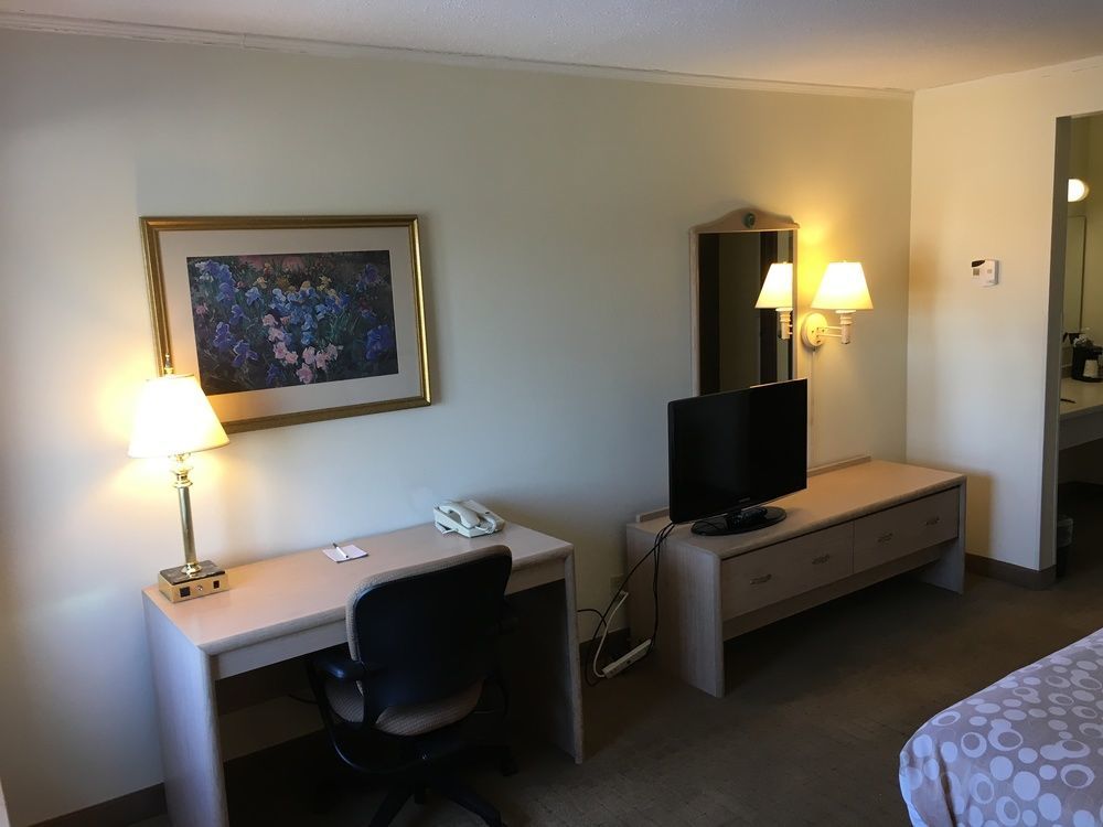 Quality Inn & Suites Milwaukee Eksteriør bilde