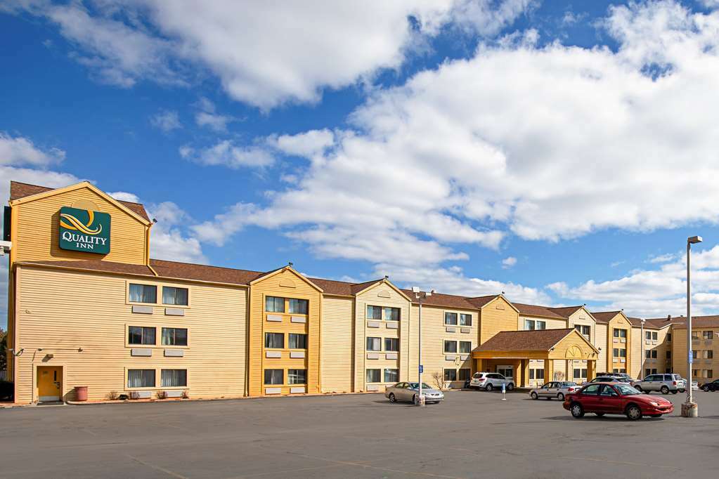 Quality Inn & Suites Milwaukee Eksteriør bilde